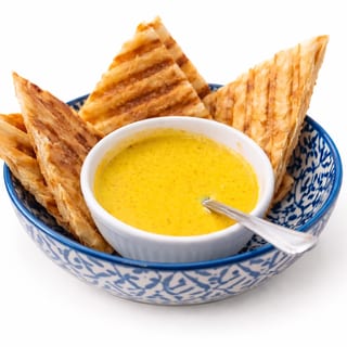 Crispy Roti with Curry Sauce